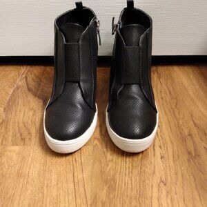 MIA Women Ankle Booties Wedge Heels Black Faux Leather w/ Side Zip Size 8.5